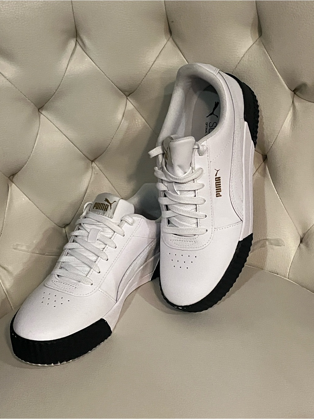 Puma White Leather Sneakers with Black Outsole and Gold Logo 6/ 39 women’s 8